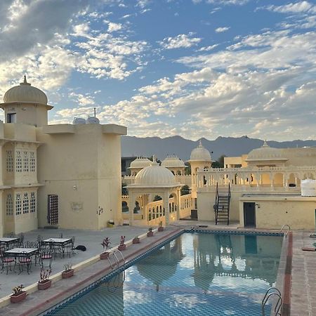 The Burj Resort Luxurious Stay Udaipur Exterior foto